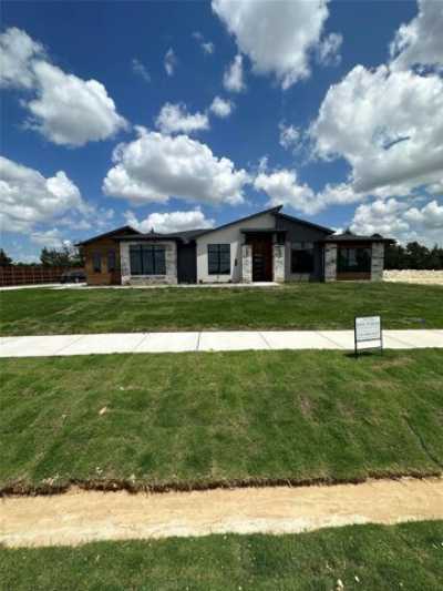 Home For Sale in Red Oak, Texas