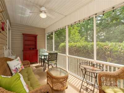 Home For Sale in Hendersonville, North Carolina