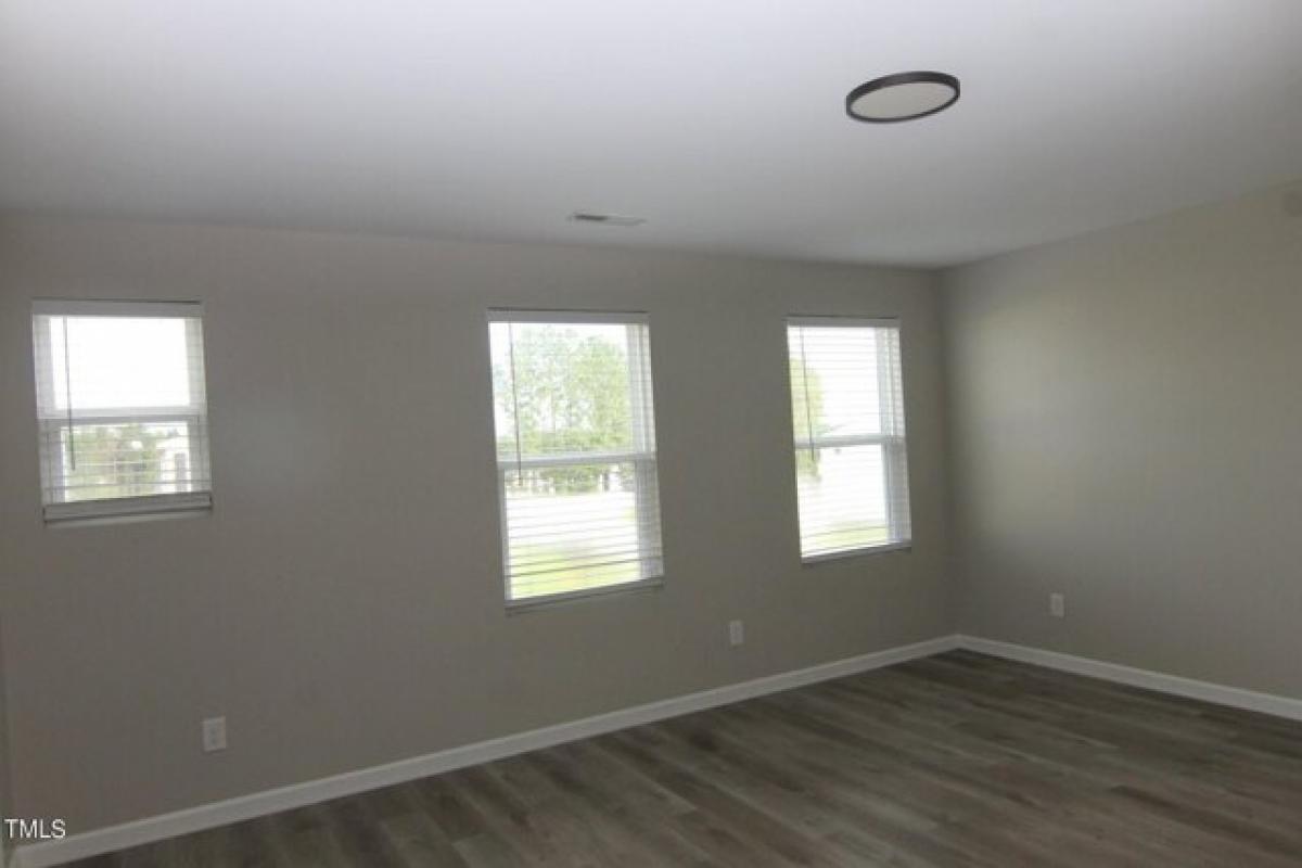 Picture of Home For Sale in Clayton, North Carolina, United States