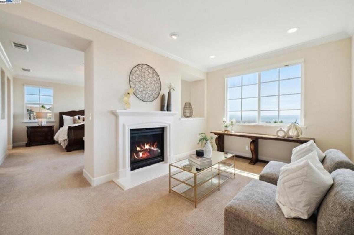 Picture of Home For Sale in Hayward, California, United States