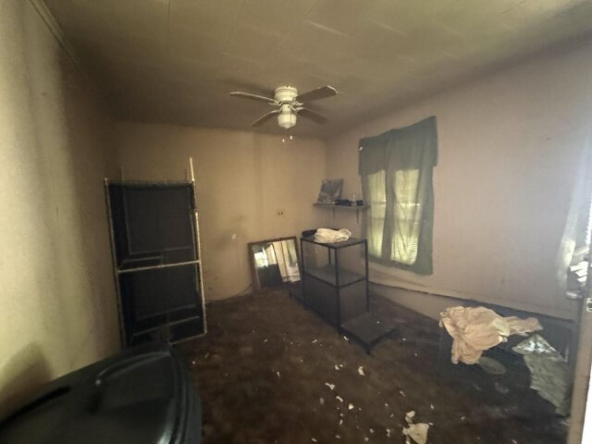 Picture of Home For Sale in Poplar Bluff, Missouri, United States