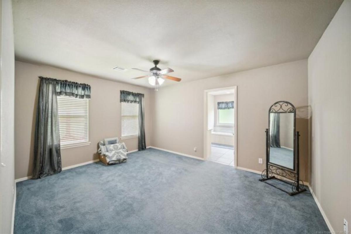 Picture of Home For Sale in Owasso, Oklahoma, United States