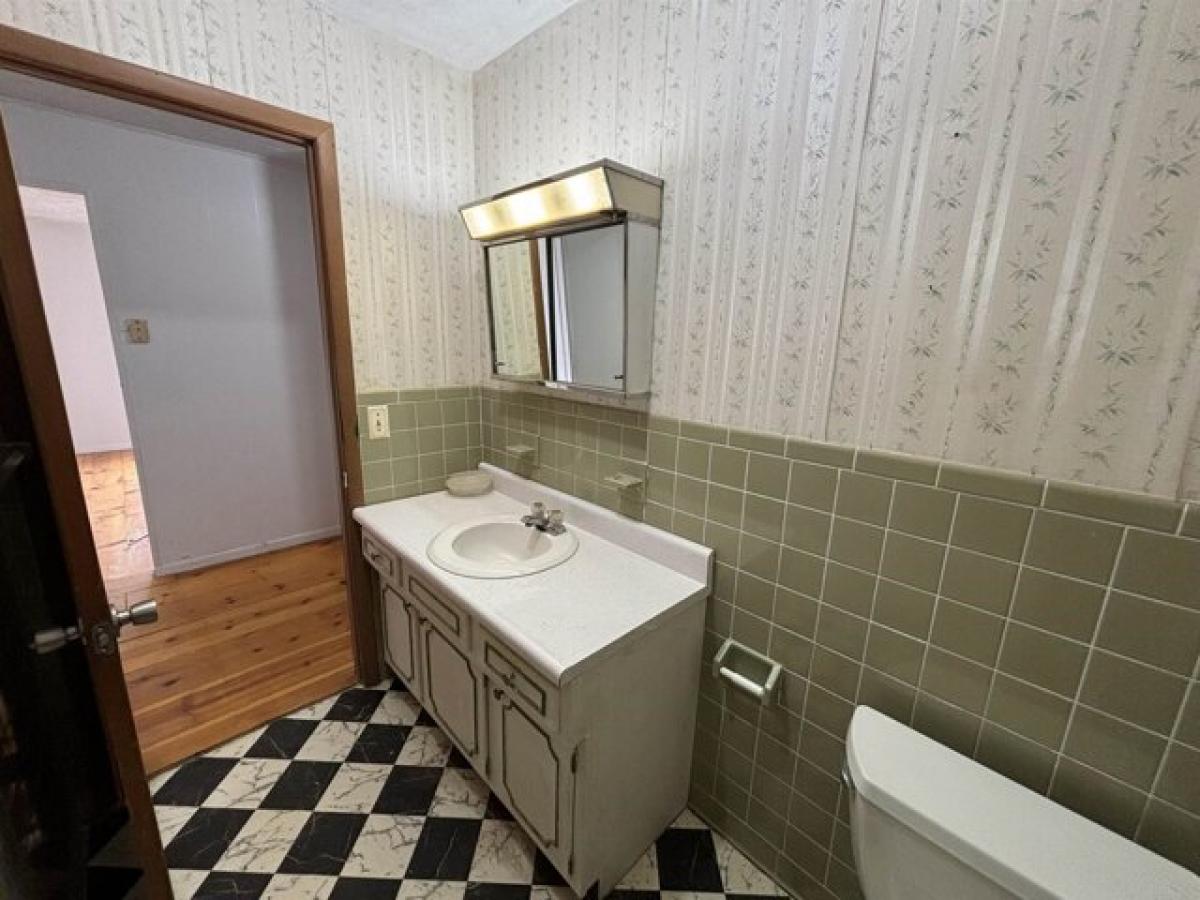 Picture of Home For Sale in Chesapeake, Ohio, United States