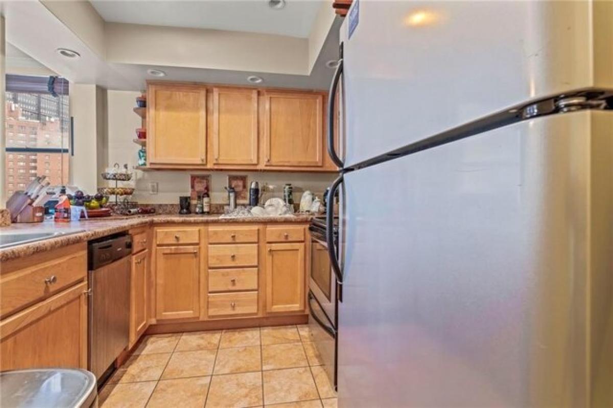 Picture of Home For Sale in Pittsburgh, Pennsylvania, United States