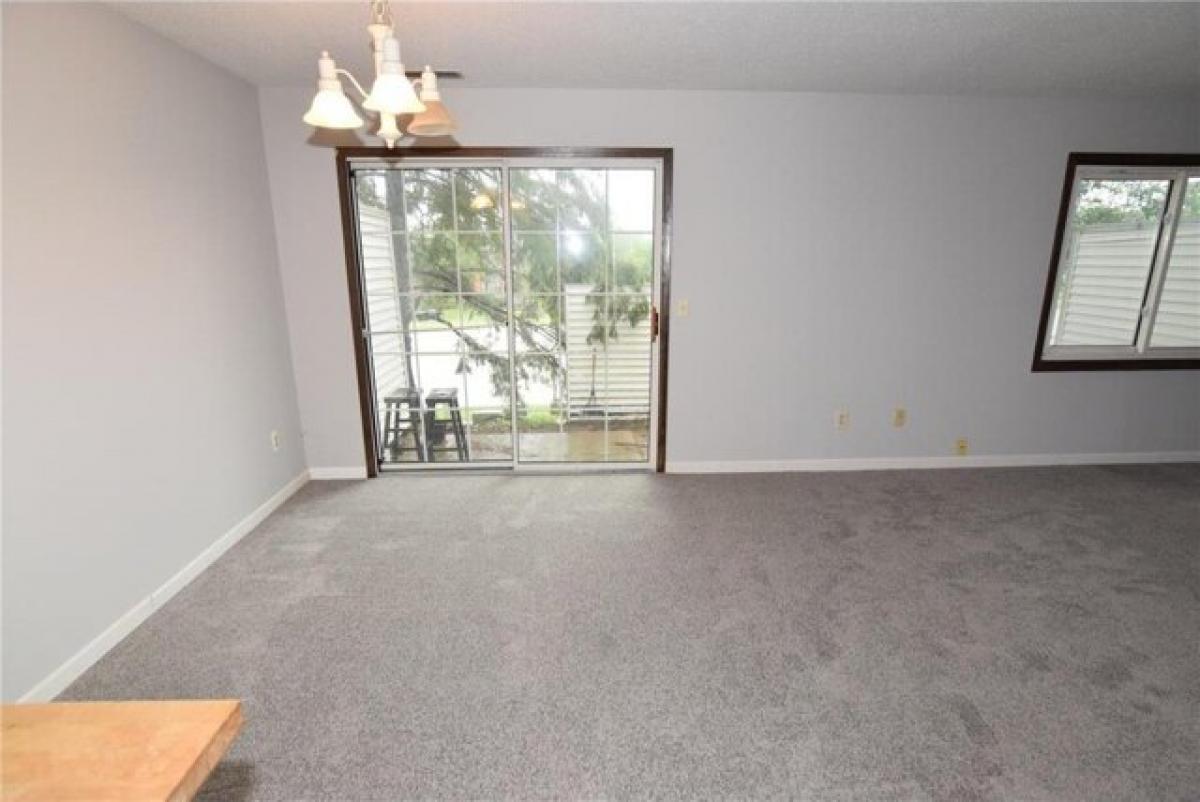 Picture of Home For Sale in Burnsville, Minnesota, United States