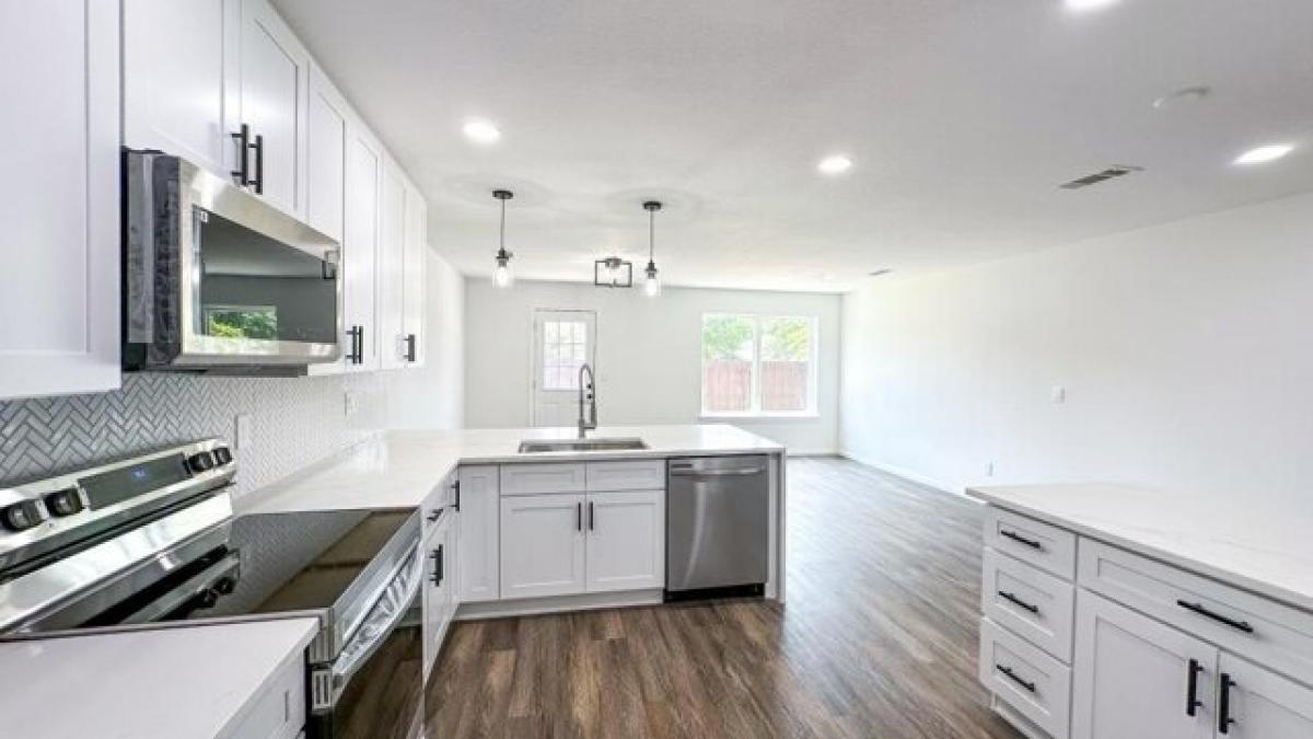 Picture of Home For Sale in Plano, Texas, United States