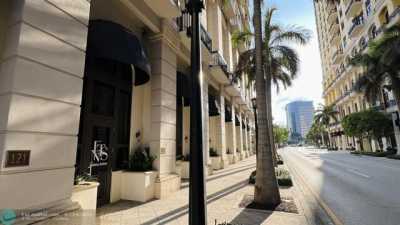 Home For Sale in West Palm Beach, Florida