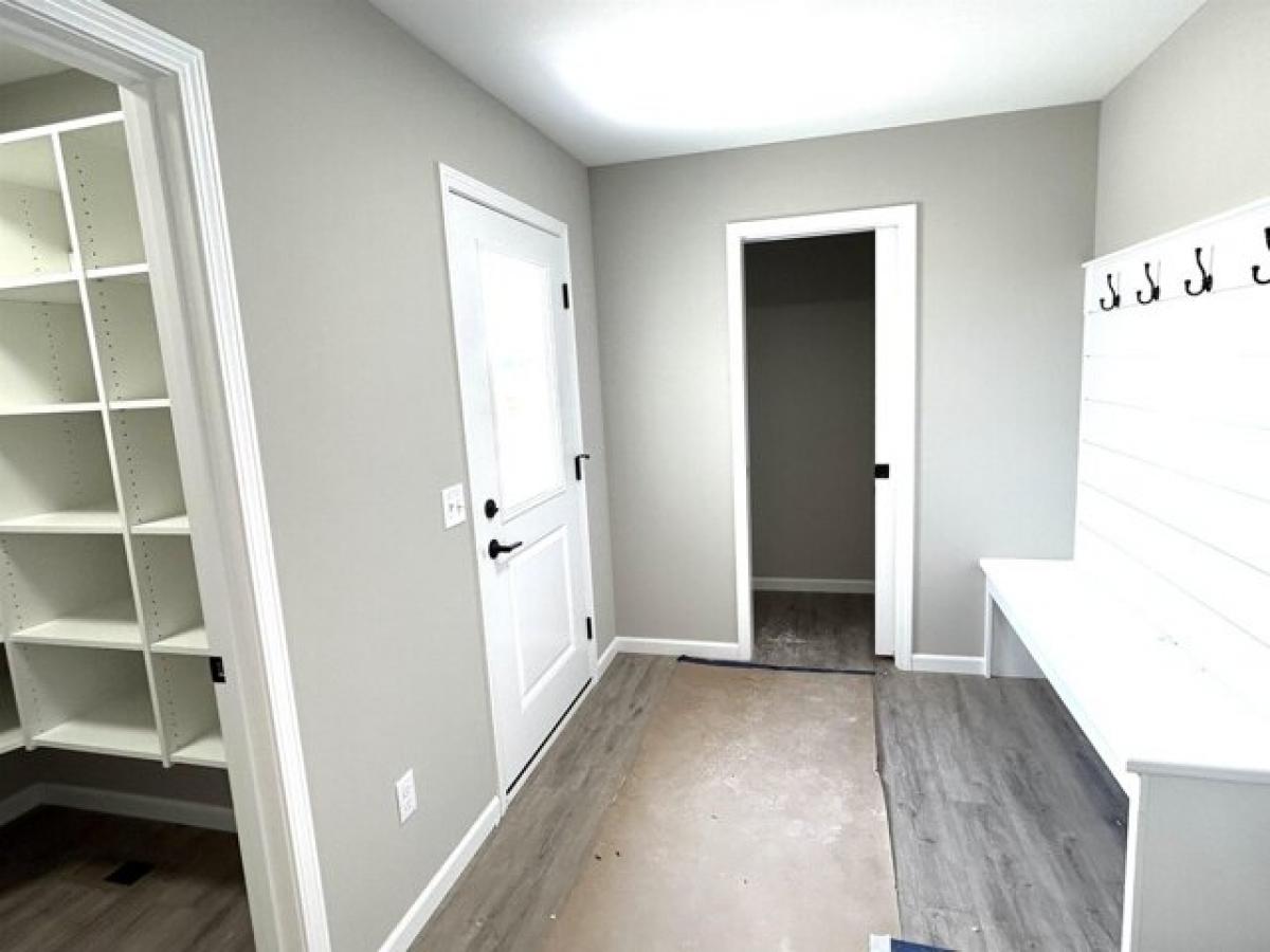 Picture of Home For Sale in Fort Wayne, Indiana, United States