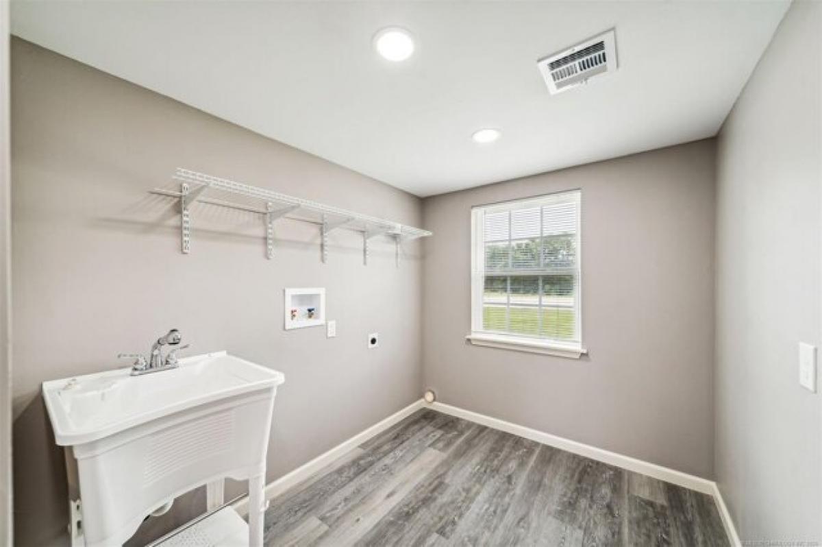 Picture of Home For Sale in Ada, Oklahoma, United States