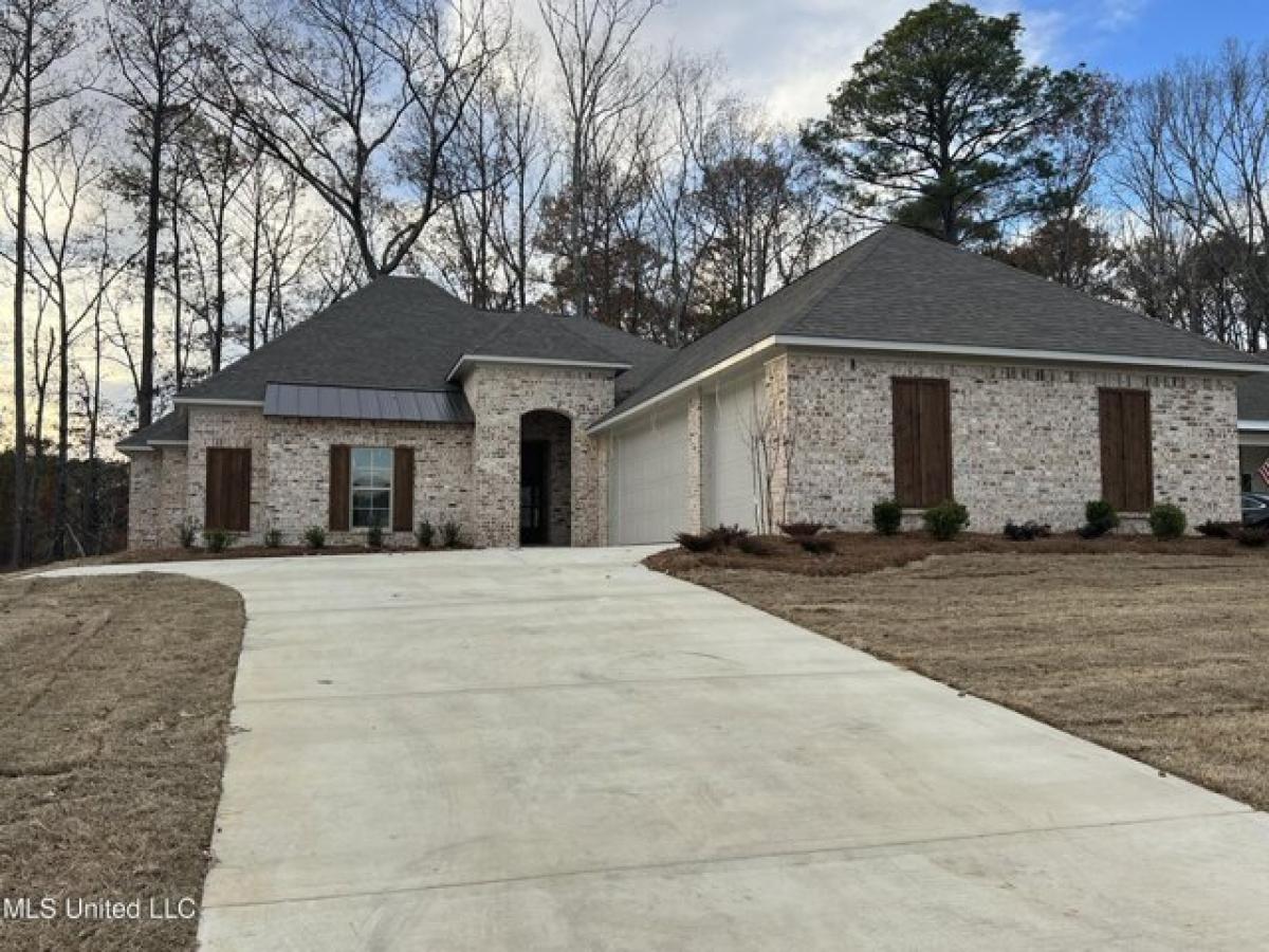 Picture of Home For Sale in Brandon, Mississippi, United States