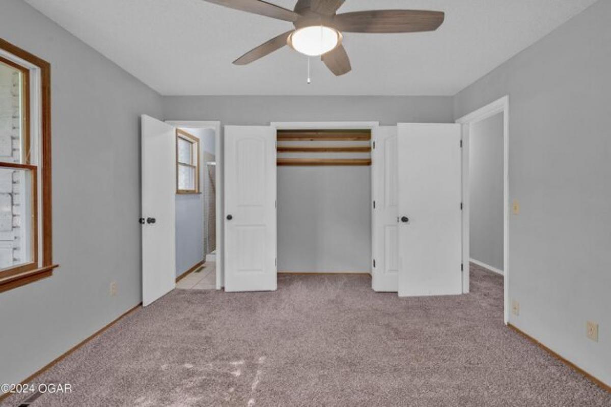 Picture of Home For Sale in Joplin, Missouri, United States