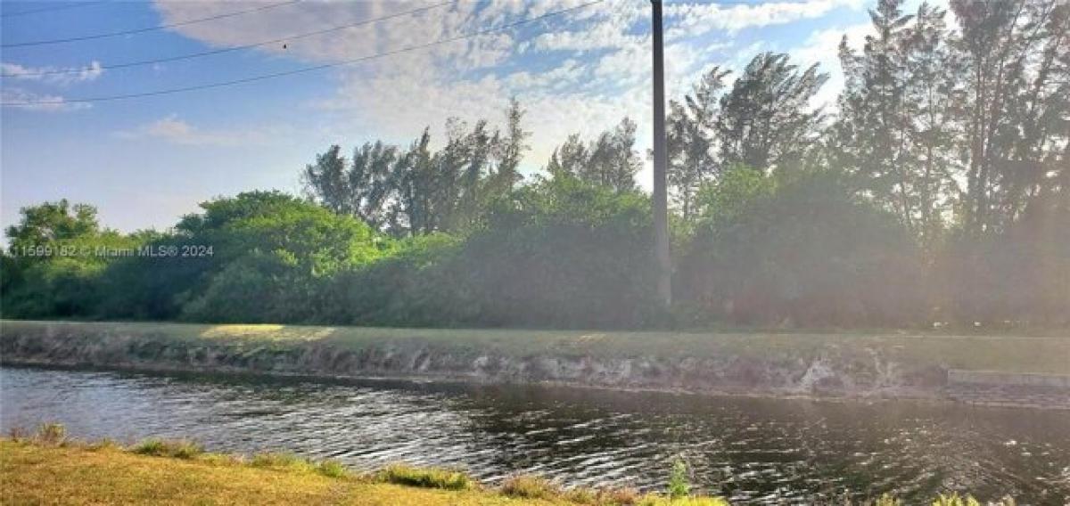 Picture of Residential Land For Sale in Miami Gardens, Florida, United States