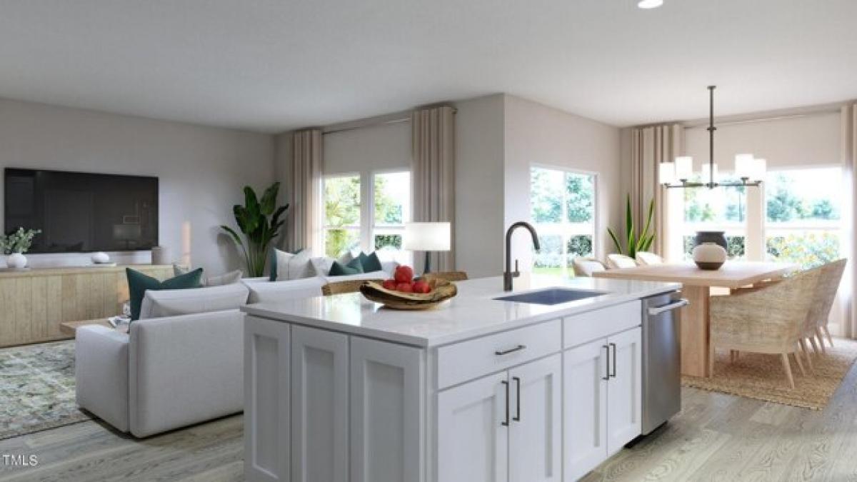 Picture of Home For Sale in Lillington, North Carolina, United States