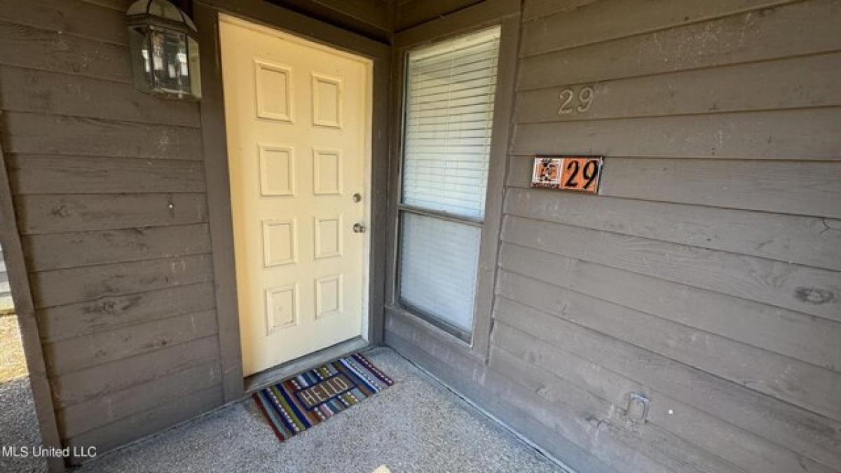 Picture of Home For Sale in Brandon, Mississippi, United States