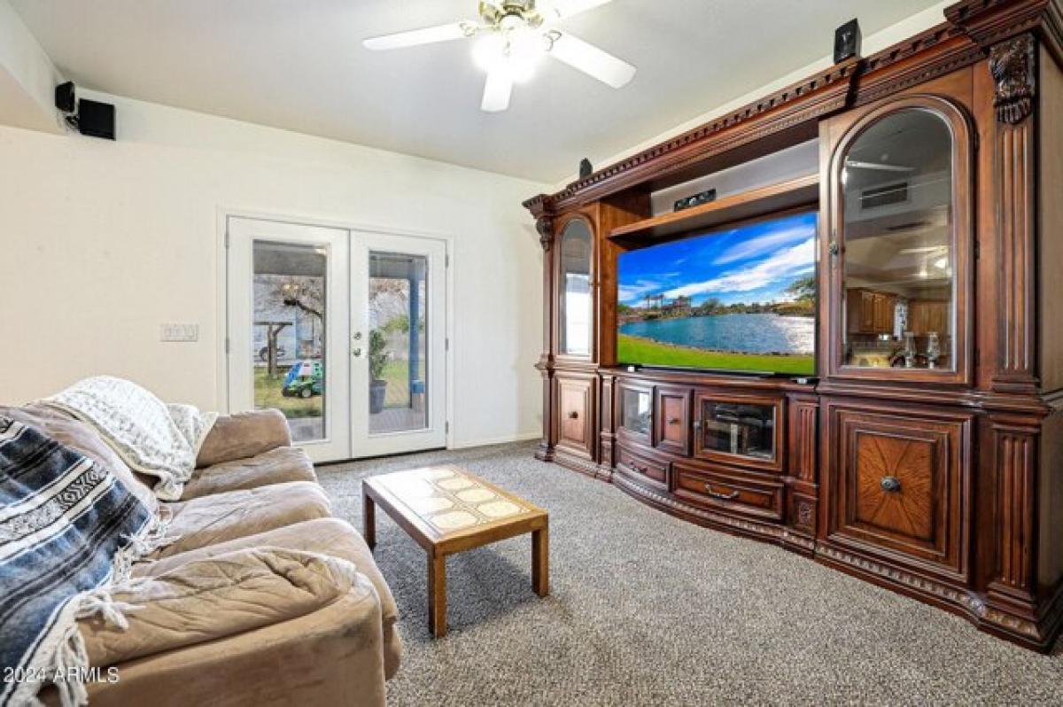 Picture of Home For Sale in Waddell, Arizona, United States