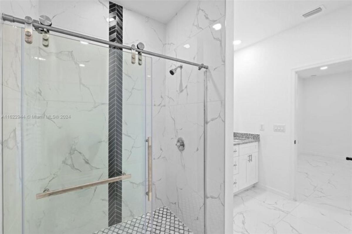 Picture of Home For Sale in Lehigh Acres, Florida, United States