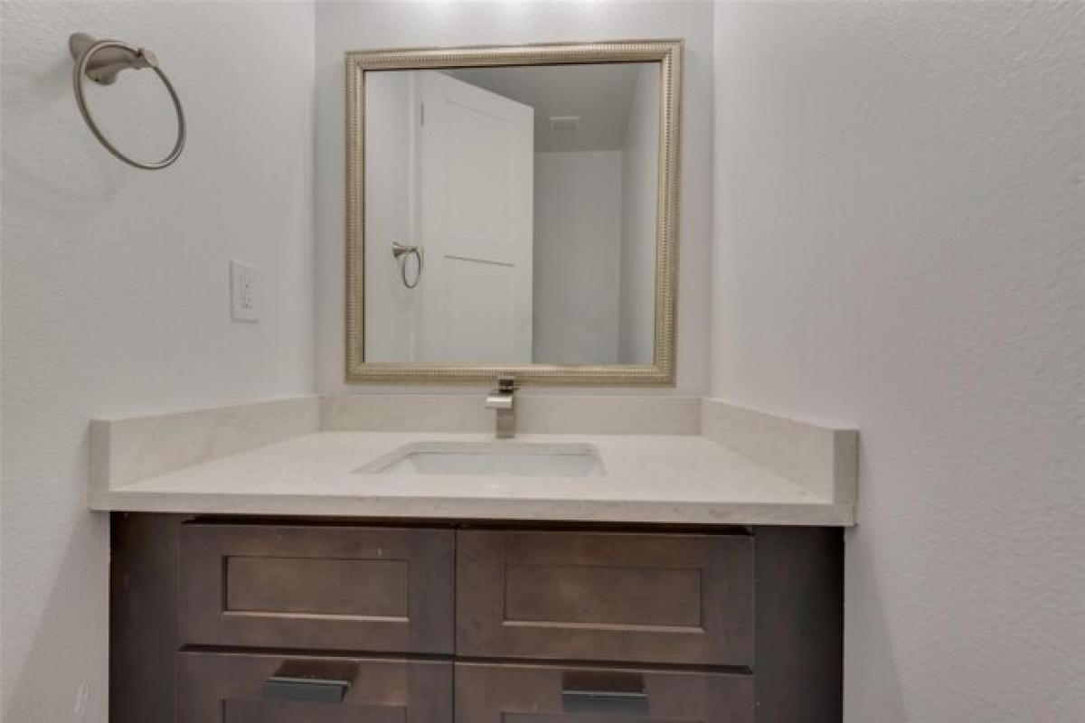 Picture of Home For Sale in Terrell, Texas, United States