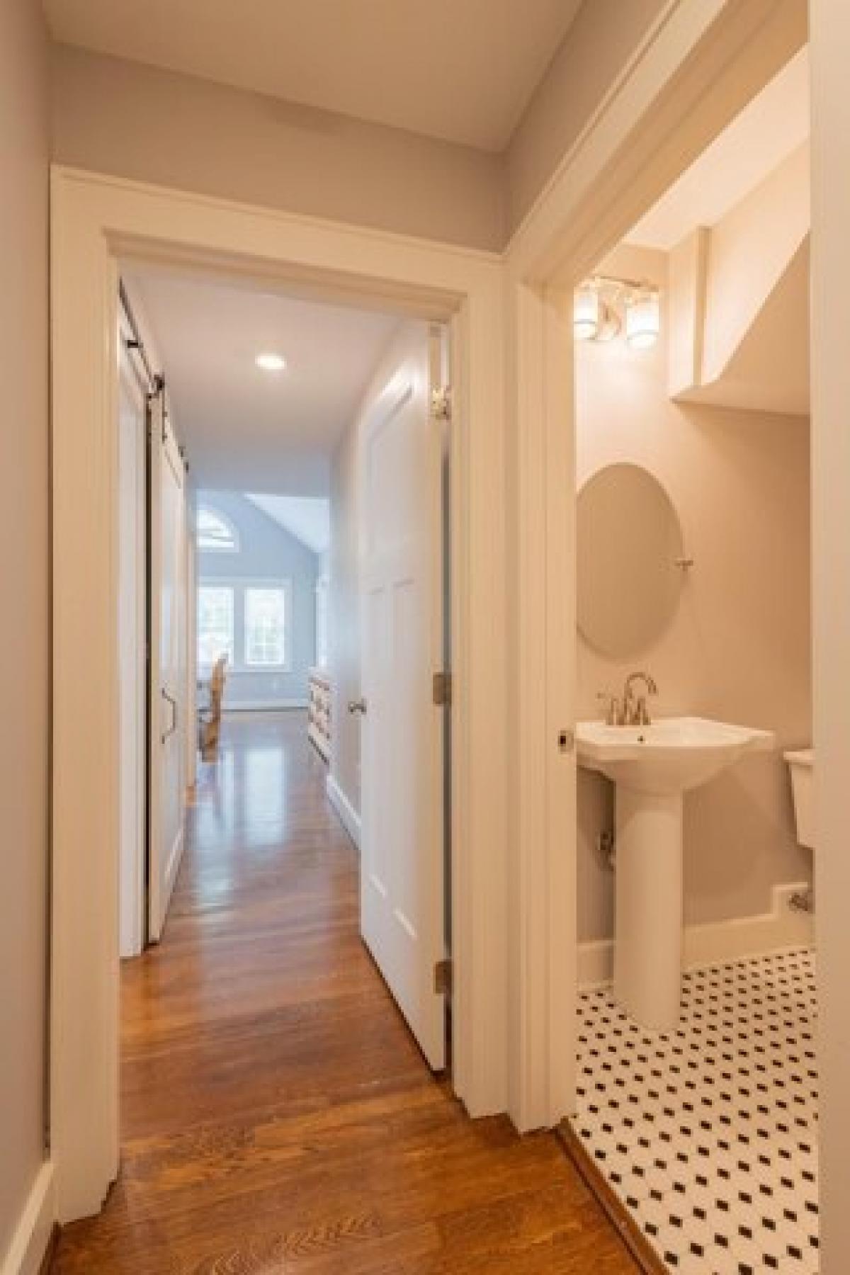 Picture of Home For Sale in Lexington, Kentucky, United States