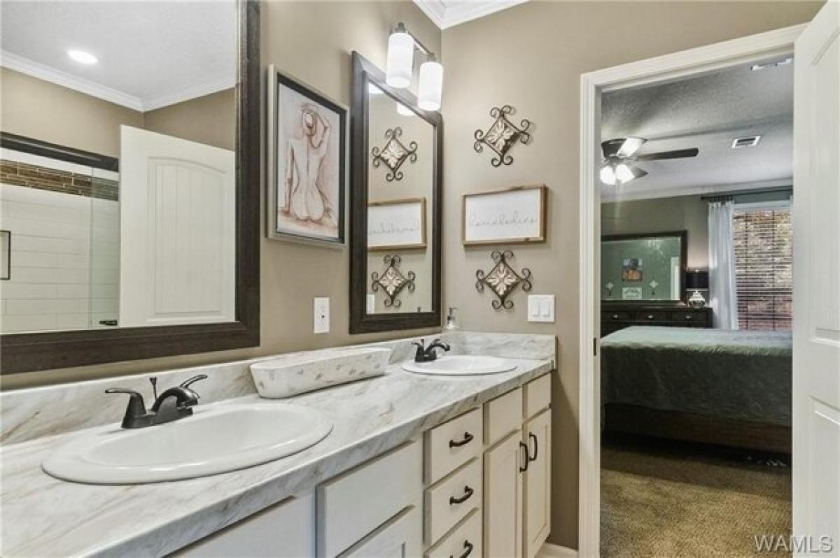 Picture of Home For Sale in Northport, Alabama, United States