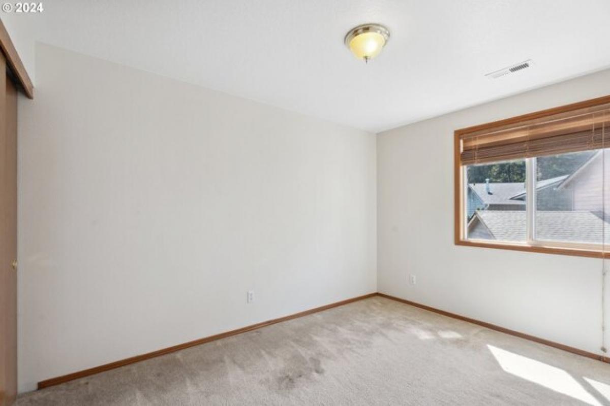 Picture of Home For Sale in Hillsboro, Oregon, United States