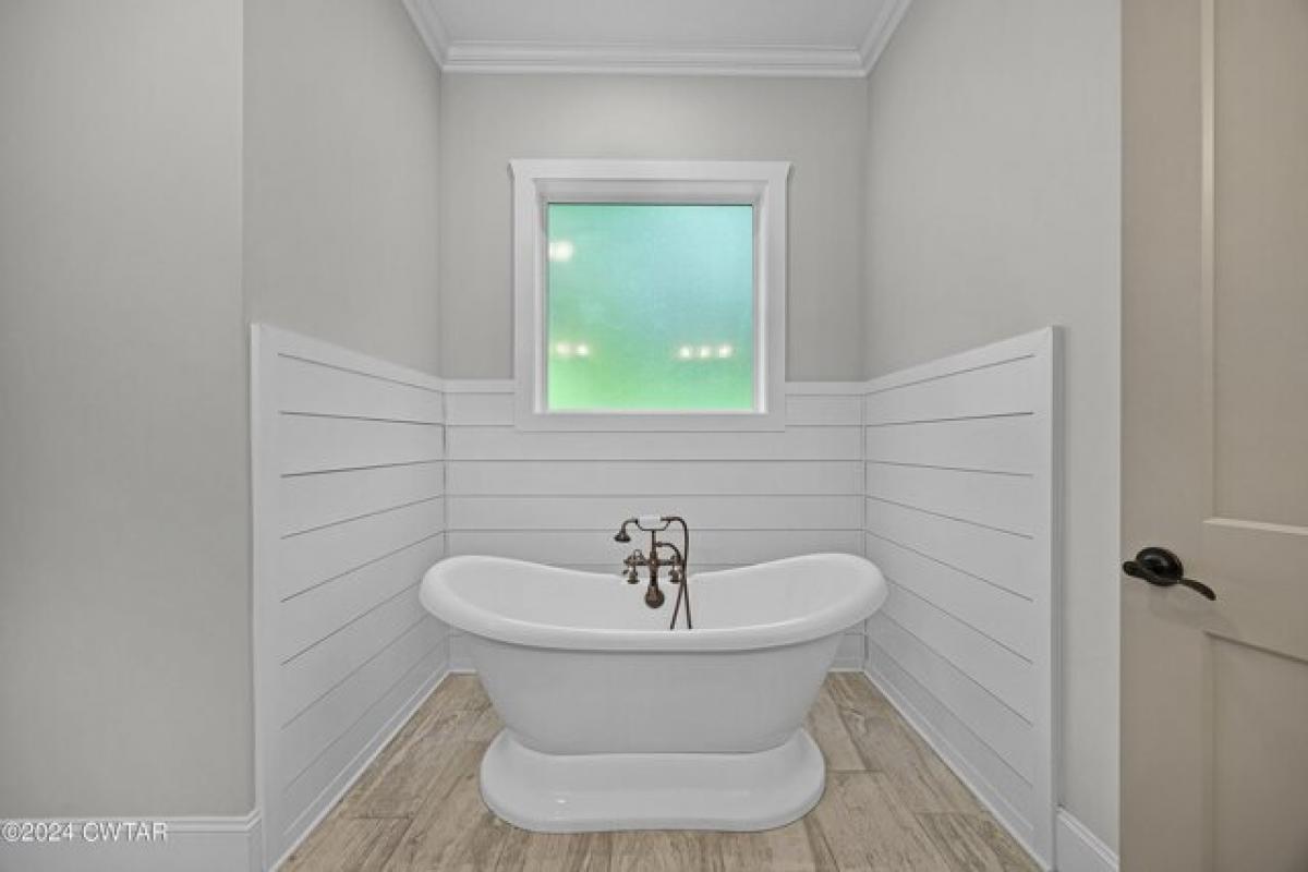 Picture of Home For Sale in Jackson, Tennessee, United States