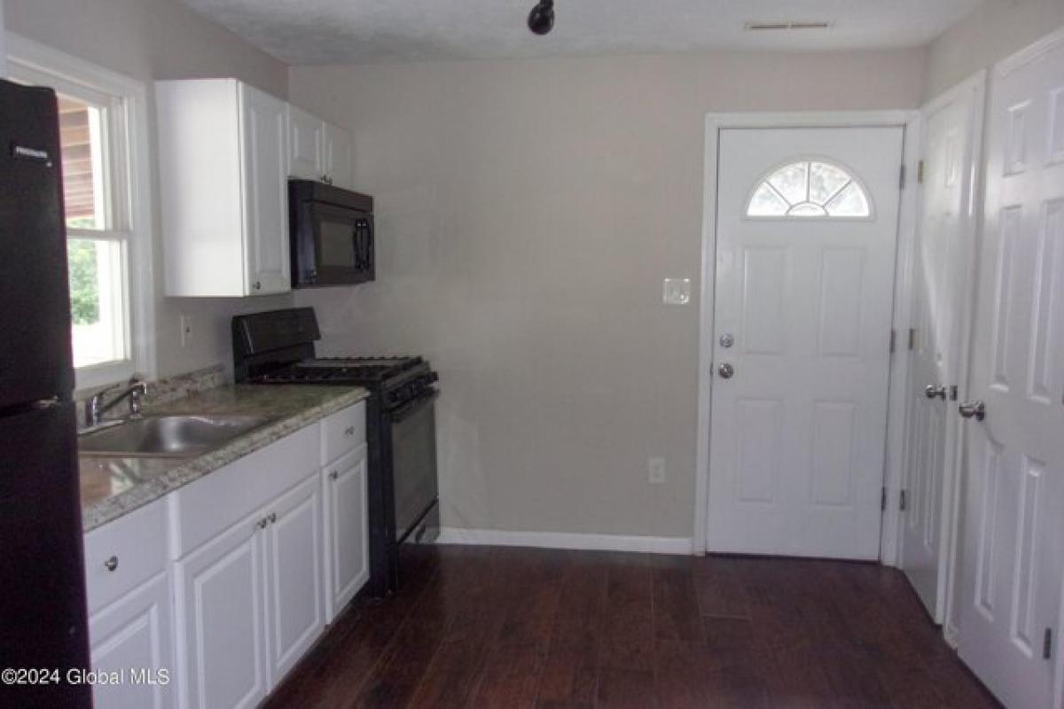 Picture of Home For Sale in Schenectady, New York, United States