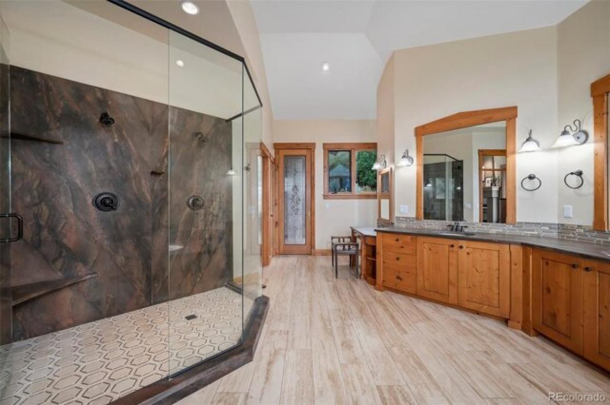 Picture of Home For Sale in Morrison, Colorado, United States