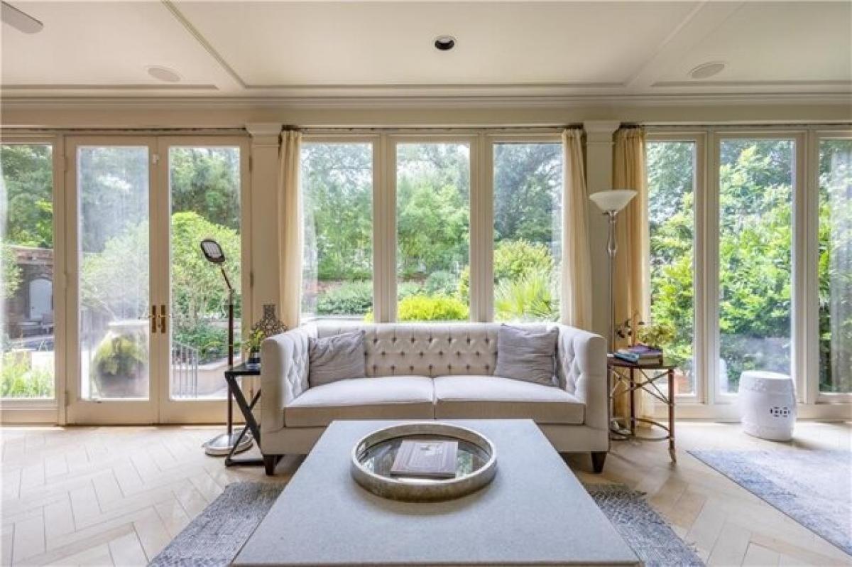 Picture of Home For Sale in Metairie, Louisiana, United States