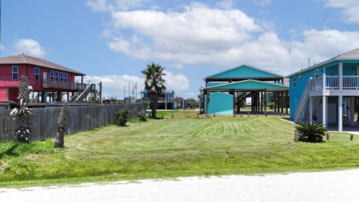 Picture of Residential Land For Sale in Crystal Beach, Texas, United States