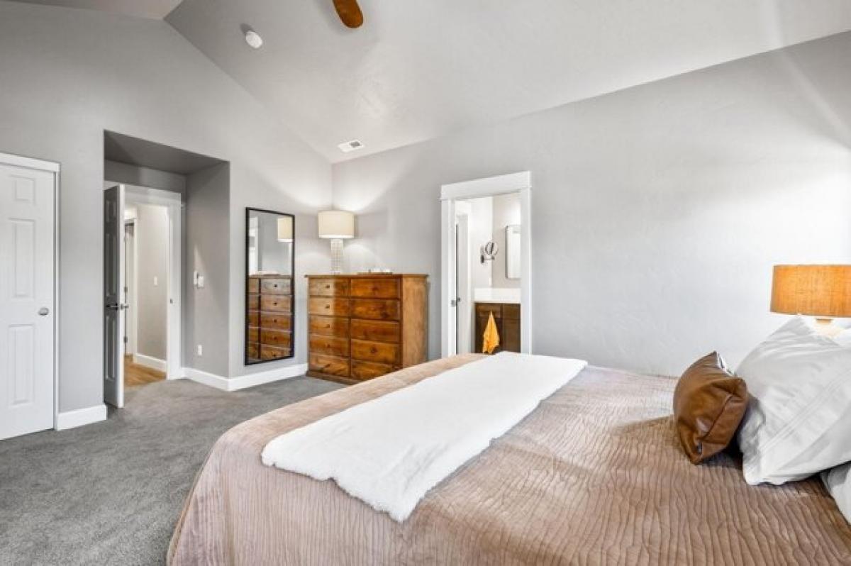 Picture of Home For Sale in Bend, Oregon, United States