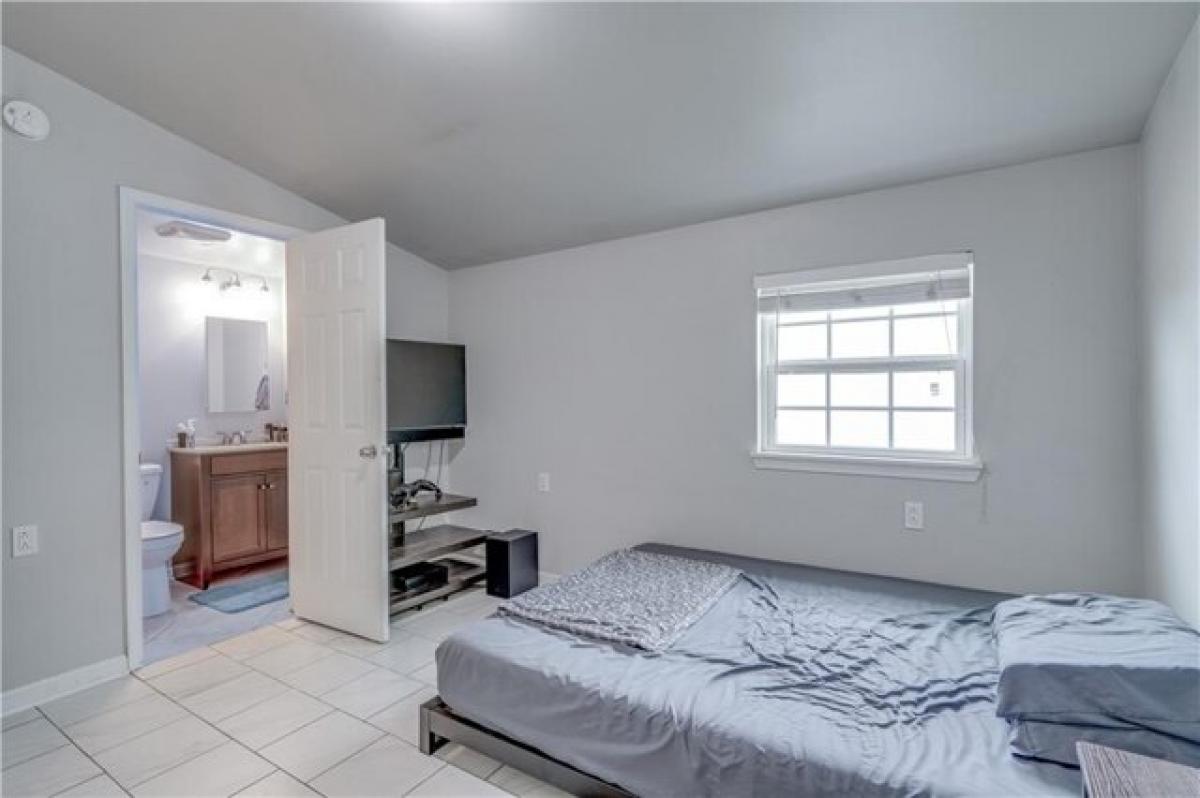 Picture of Home For Sale in Metairie, Louisiana, United States