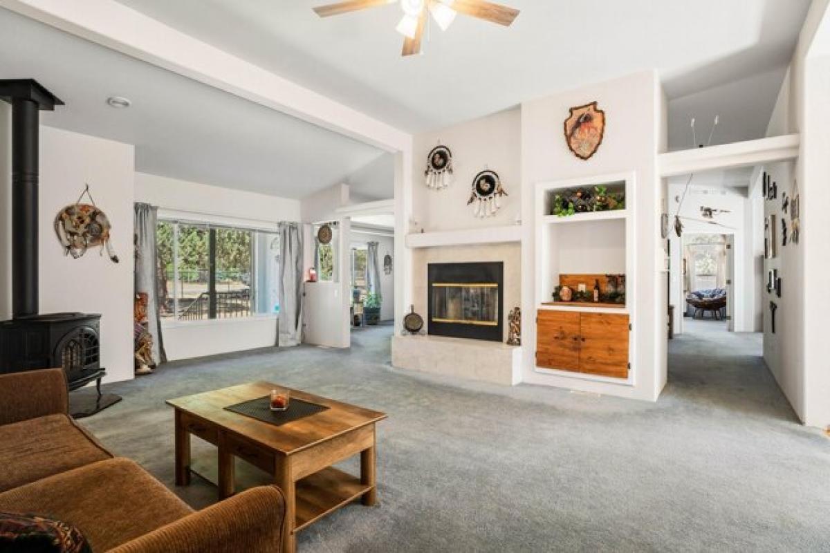 Picture of Home For Sale in Terrebonne, Oregon, United States