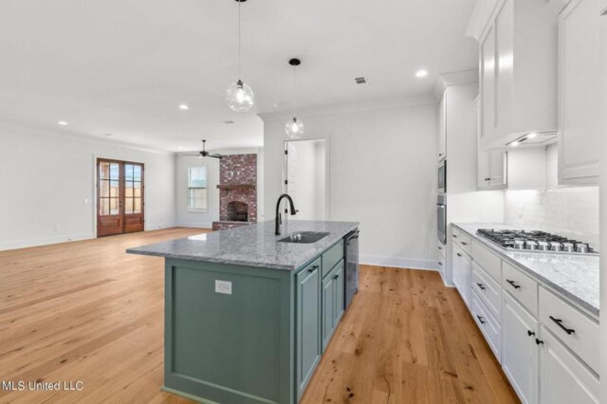 Picture of Home For Sale in Brandon, Mississippi, United States