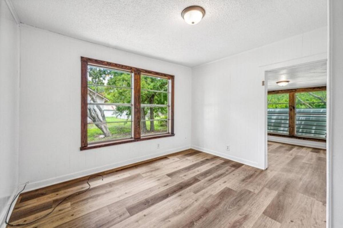 Picture of Home For Sale in Stephenville, Texas, United States