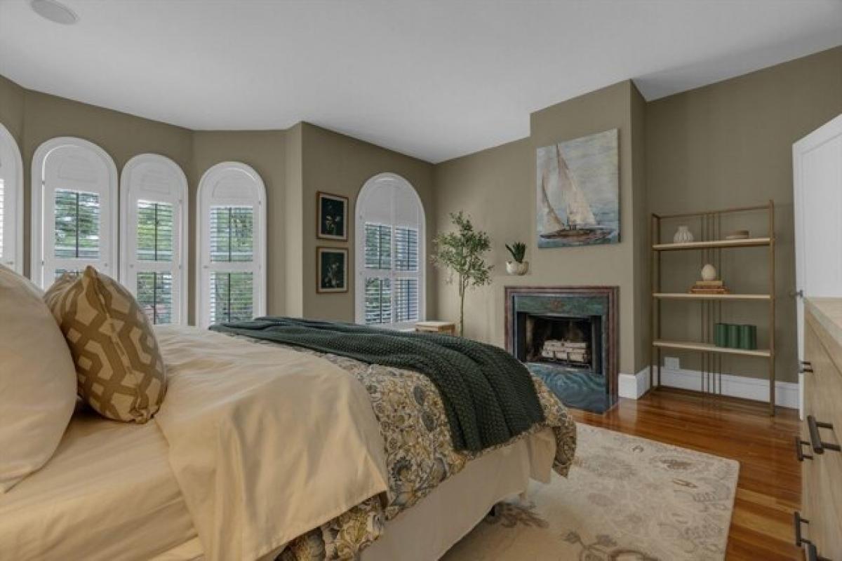 Picture of Home For Sale in Boston, Massachusetts, United States