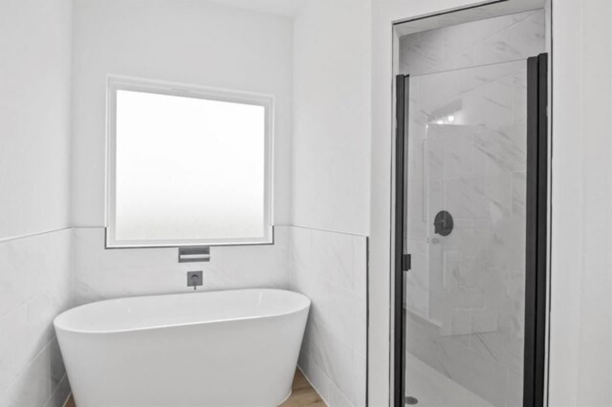 Picture of Home For Sale in Waxahachie, Texas, United States