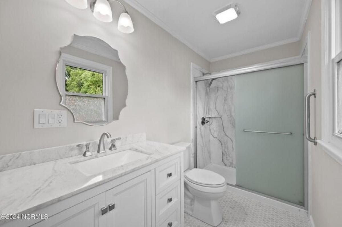 Picture of Home For Sale in Jacksonville, North Carolina, United States