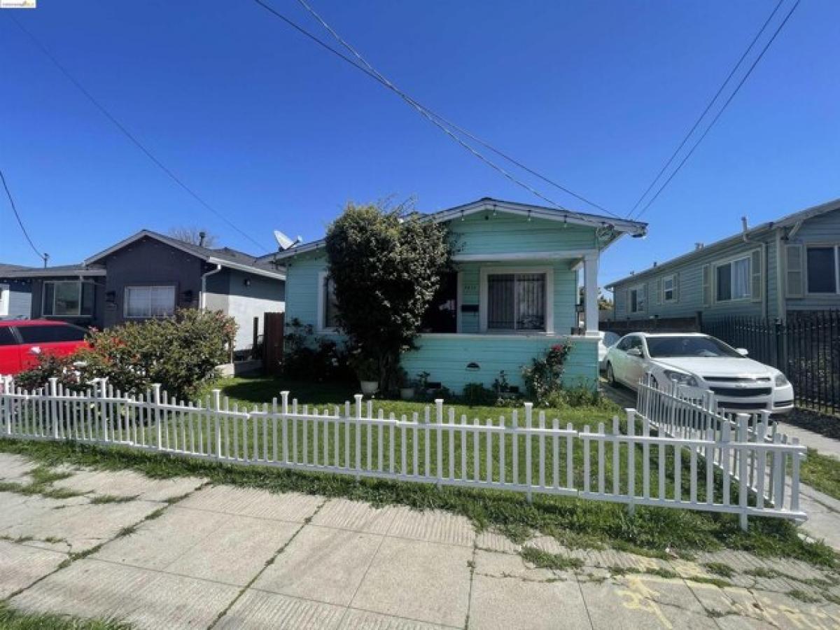 Picture of Home For Sale in Oakland, California, United States