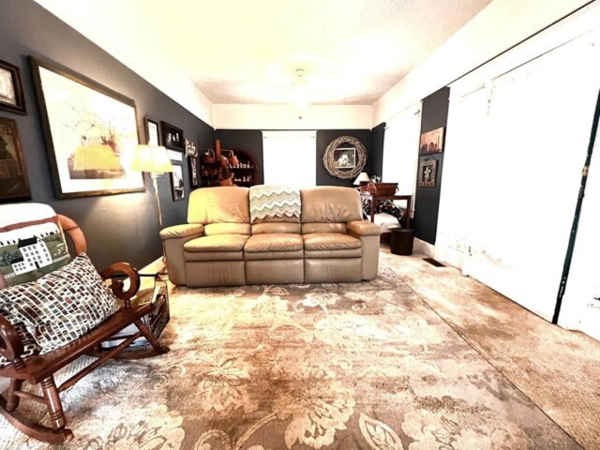 Picture of Home For Sale in Kokomo, Indiana, United States