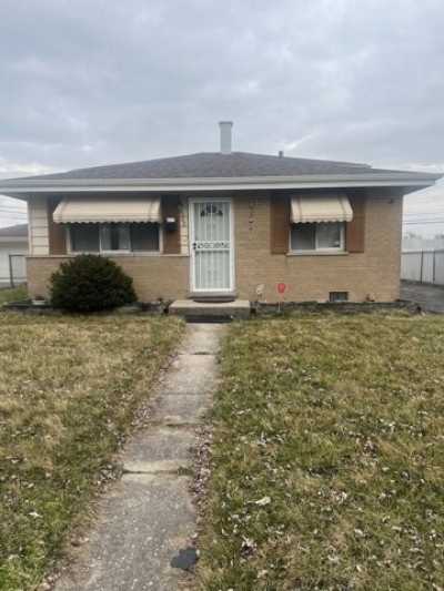 Home For Sale in Calumet City, Illinois