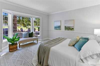 Home For Sale in Bainbridge Island, Washington