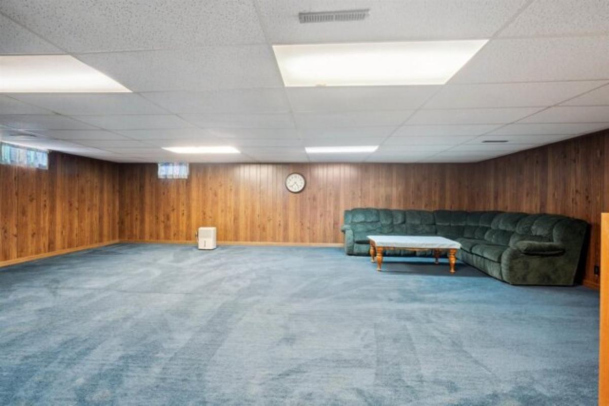 Picture of Home For Sale in Waterloo, Iowa, United States