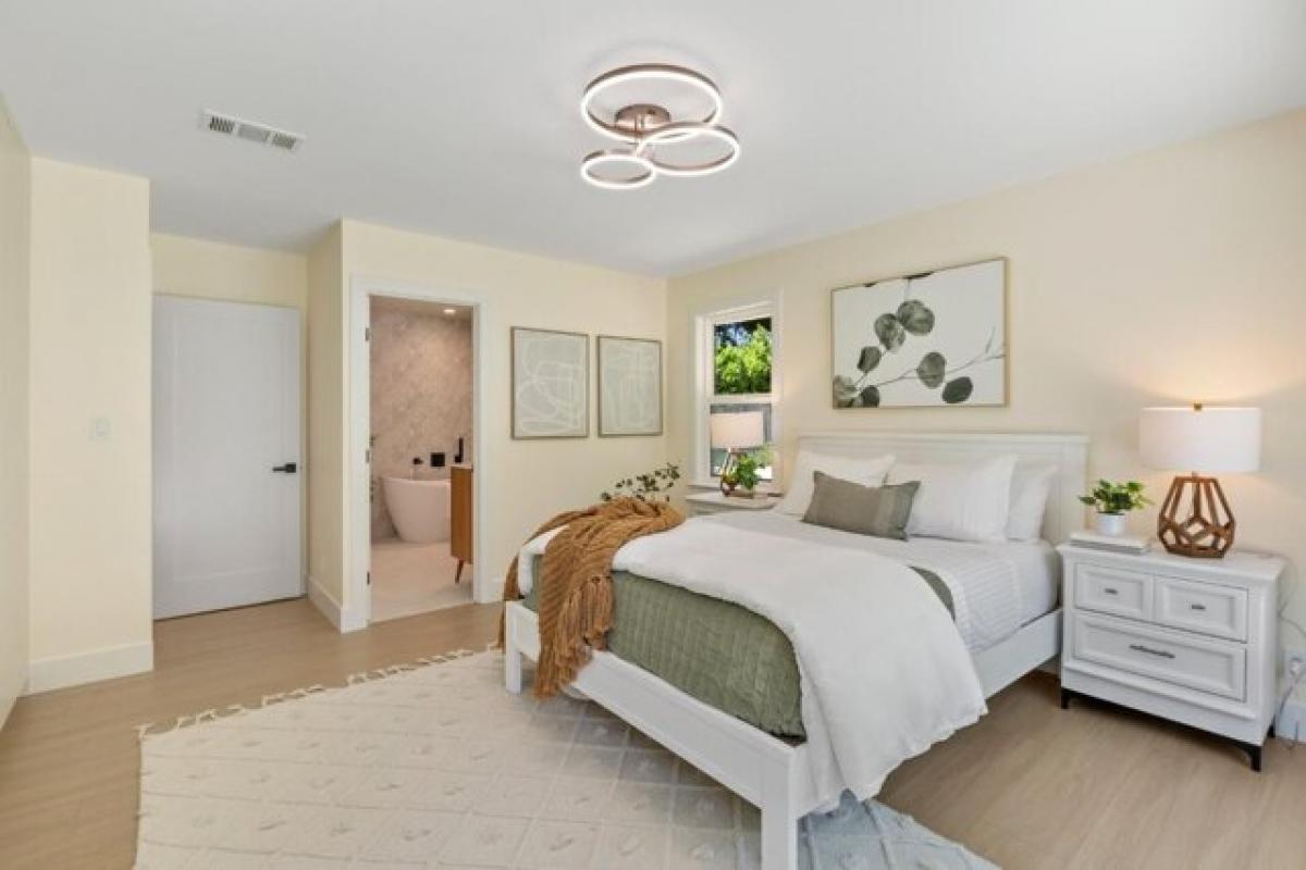 Picture of Home For Sale in Palo Alto, California, United States