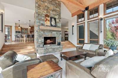 Home For Sale in Donnelly, Idaho