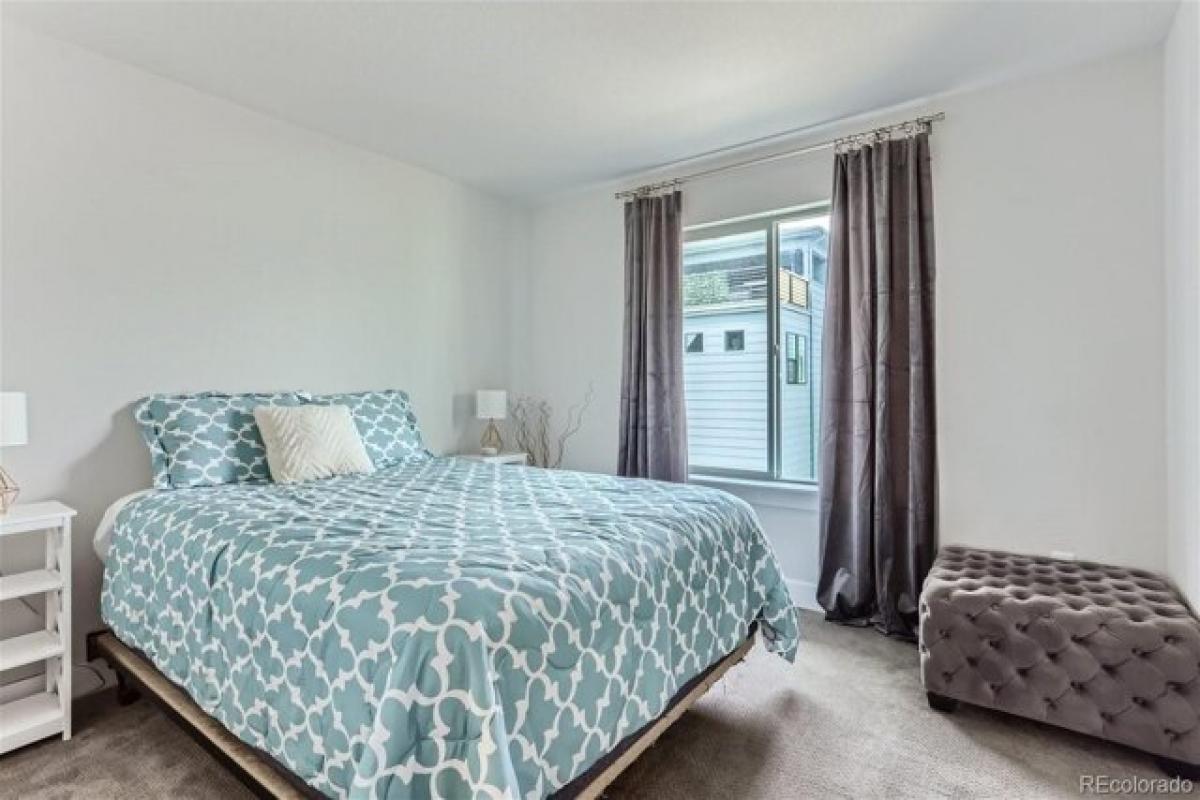 Picture of Home For Sale in Aurora, Colorado, United States