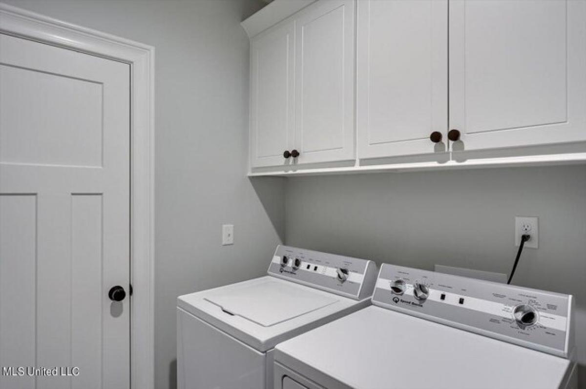 Picture of Home For Sale in Brandon, Mississippi, United States