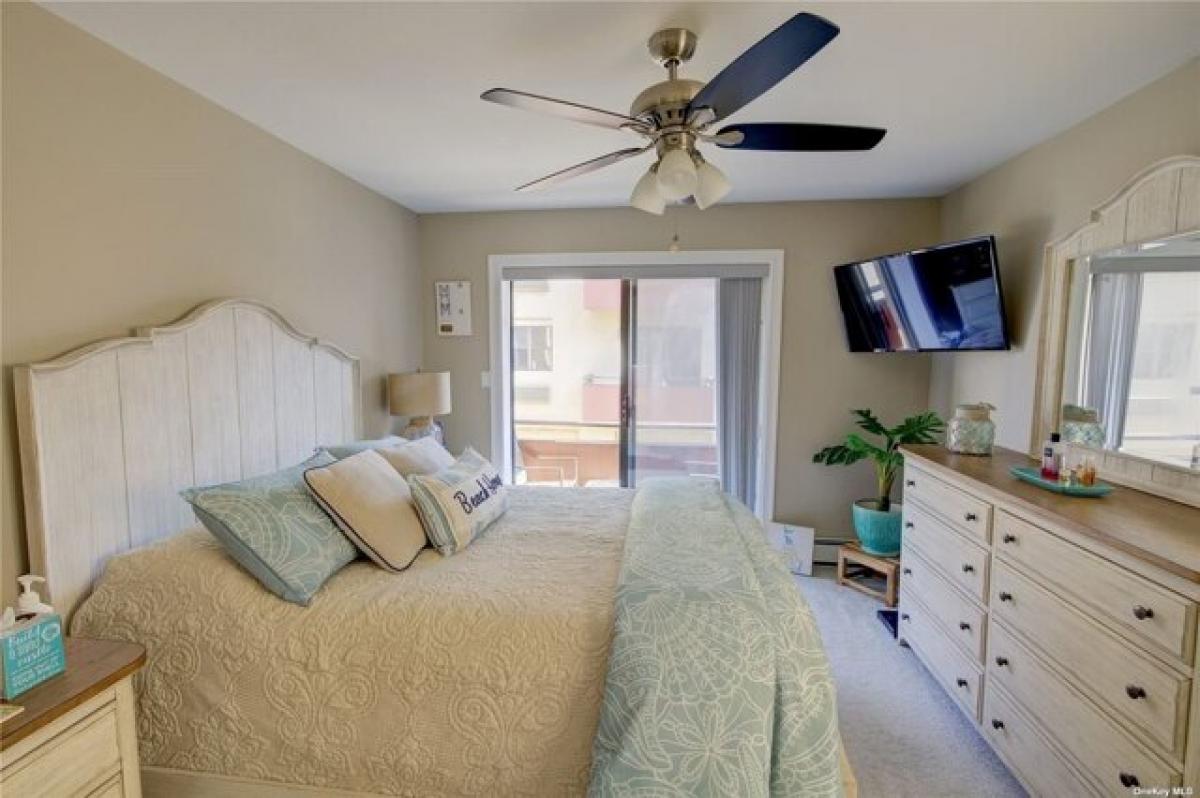 Picture of Home For Sale in Long Beach, New York, United States