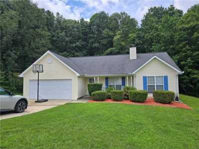 Home For Sale in Flowery Branch, Georgia