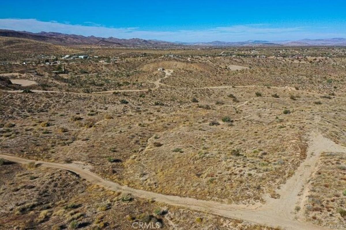 Picture of Residential Land For Sale in Yucca Valley, California, United States