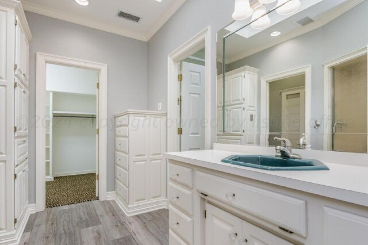 Picture of Home For Sale in Pampa, Texas, United States